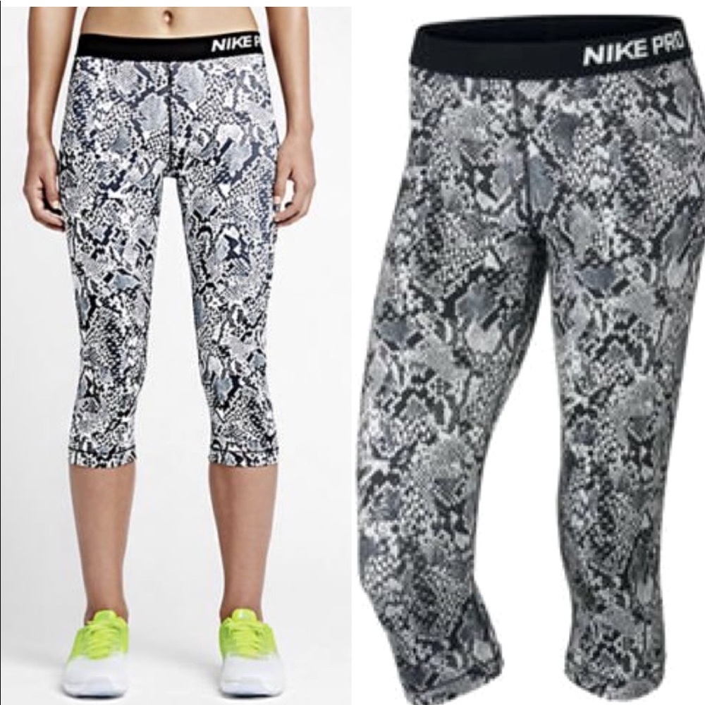 Cropped Nike Pro Leggings